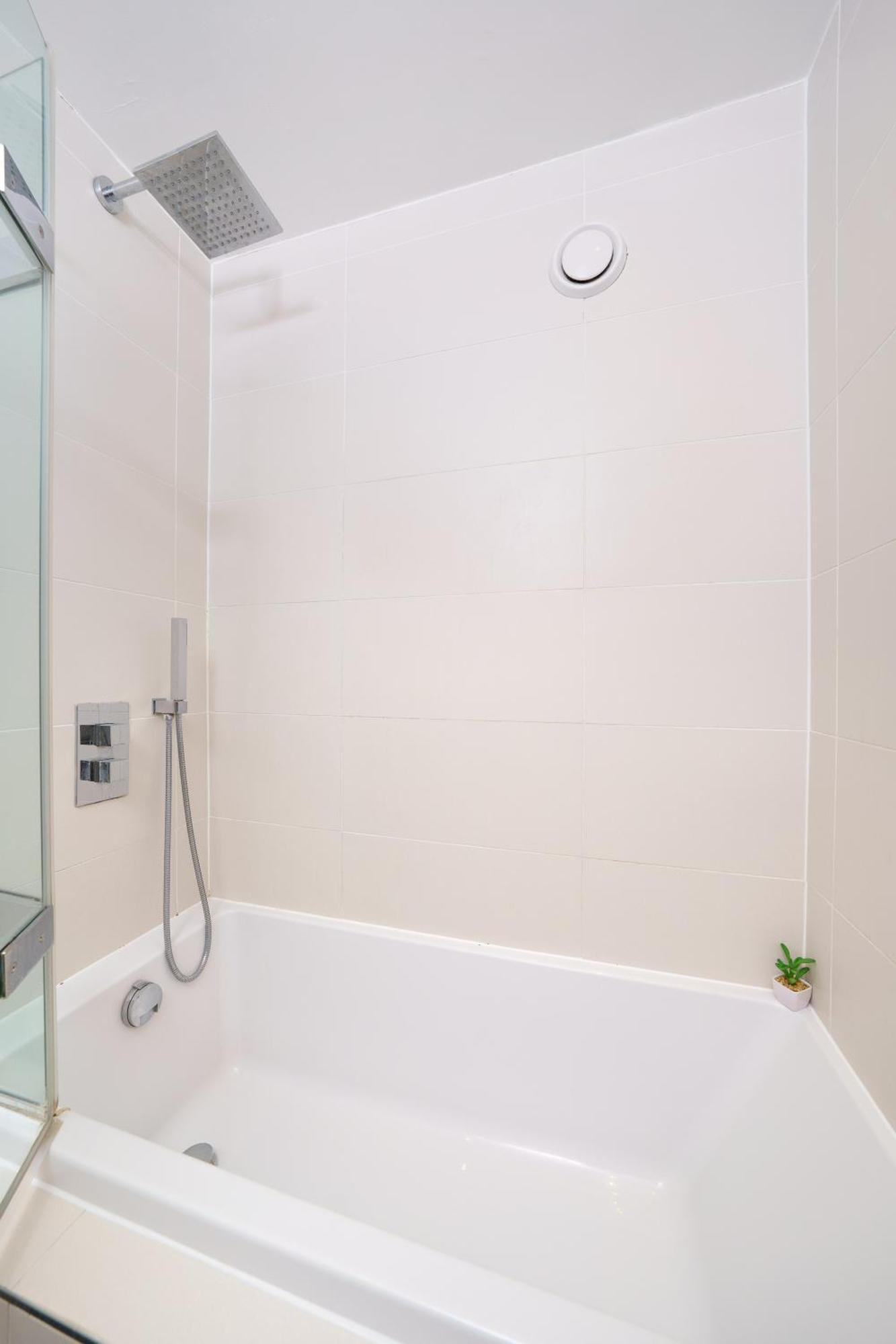 En-Suite Room In Zone 1 伦敦 外观 照片